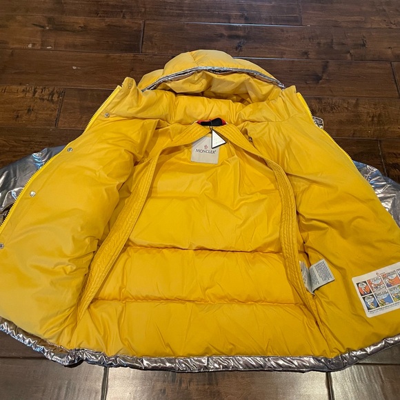 Moncler down jacket - Picture 3 of 11